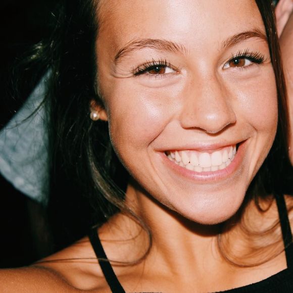 Meet your Posher, Jillian - Picture 1 of 1